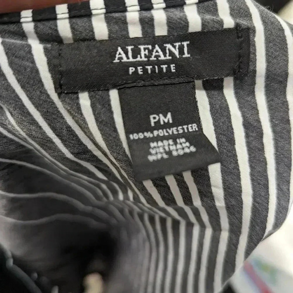 Alfani Printed Assymetrical Hem Top /  Medium - Picture 3 of 5